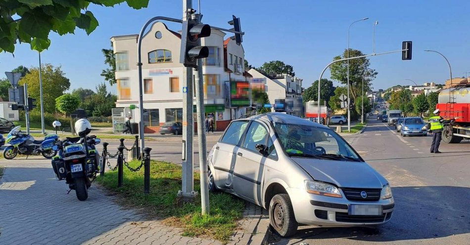 zdjęcie: 68-latek trafił do szpitala / fot. KPP Kraśnik