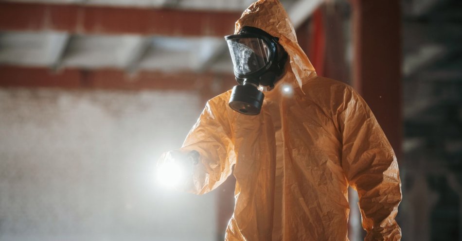 zdjęcie: W zakładzie w Czyżewie rozszczelnił się pojemnik z chemikaliami; ewakuowano ponad 100 osób / v59175508