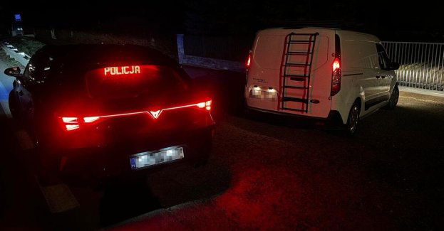 Pędził 122 km/h wyprzedzał na przejeździe kolejowym i miał narkotyki