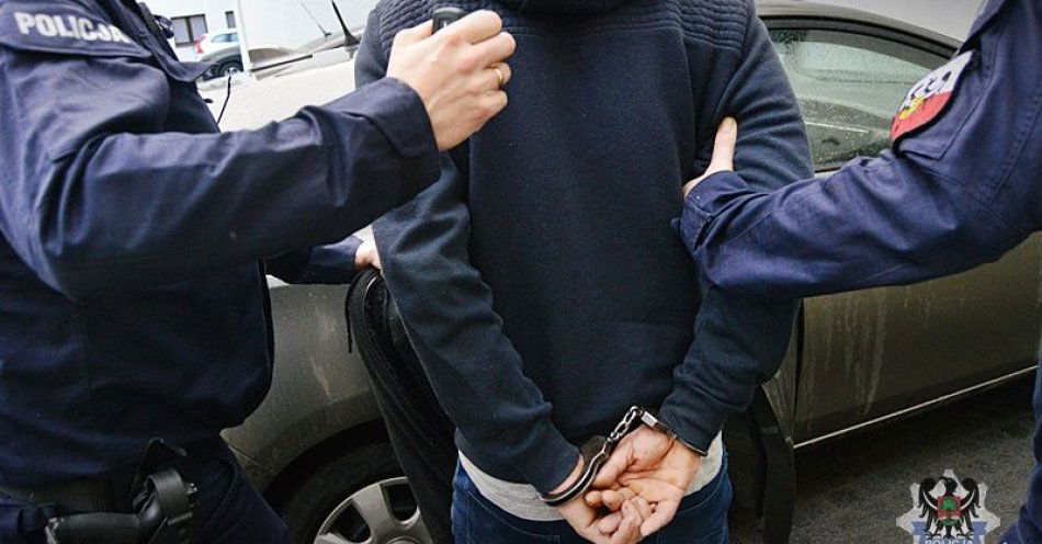 zdjęcie: Włamywacze zatrzymani przez policjantów z Głuszycy już po kilku godzinach od zdarzenia / fot. KMP w Wałbrzychu