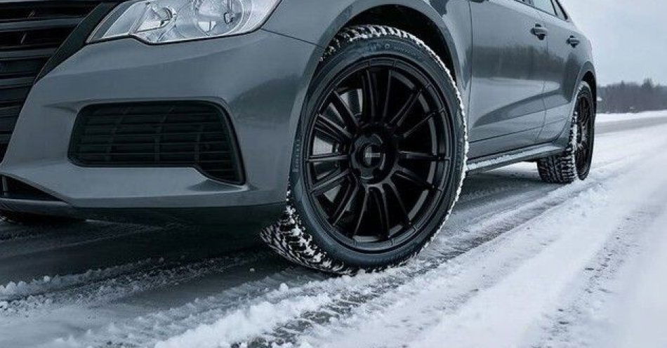 zdjęcie: Nadchodzi ochłodzenie Kierowcy sprawdźcie stan auta i opon / fot. KMP w Bielsku-Białej