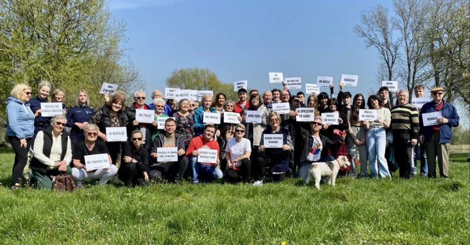 zdjęcie: Wspólne sprzątanie na Placu Festynowym / fot. KPP w Głogowie