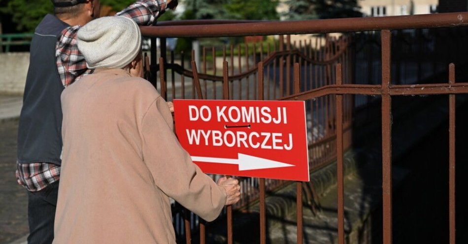zdjęcie: Kobiety w większości poparły Trzaskowskiego, Nawrockiego większość mężczyzn / fot. PAP