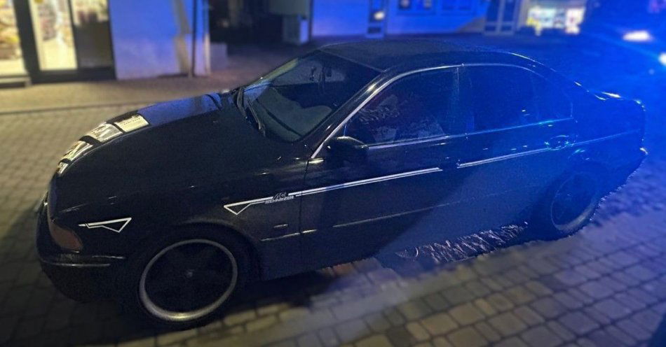zdjęcie: Obywatelskie ujęcie pijanego kierowcy. 19 - latek miał ponad 1,5 promila alkoholu w organizmie / fot. KPP w Sławnie