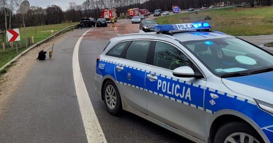 zdjęcie: Czołowe zderzenie samochodów w Pogorzelicach. Policjanci wyjaśniają okoliczności wypadku / fot. KPP w Lęborku