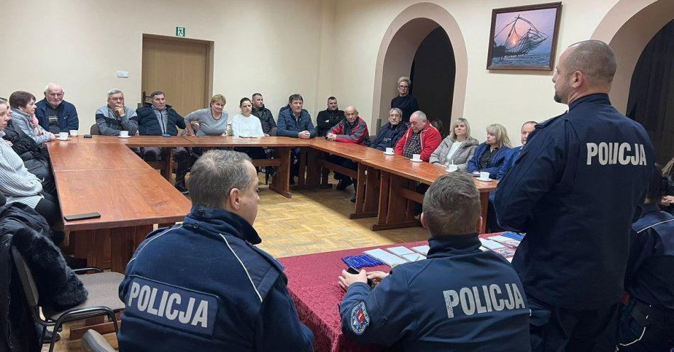 zdjęcie: Jak nie dać się oszukać? Debata w Łukawicy o bezpieczeństwie / fot. KPP w Lesku