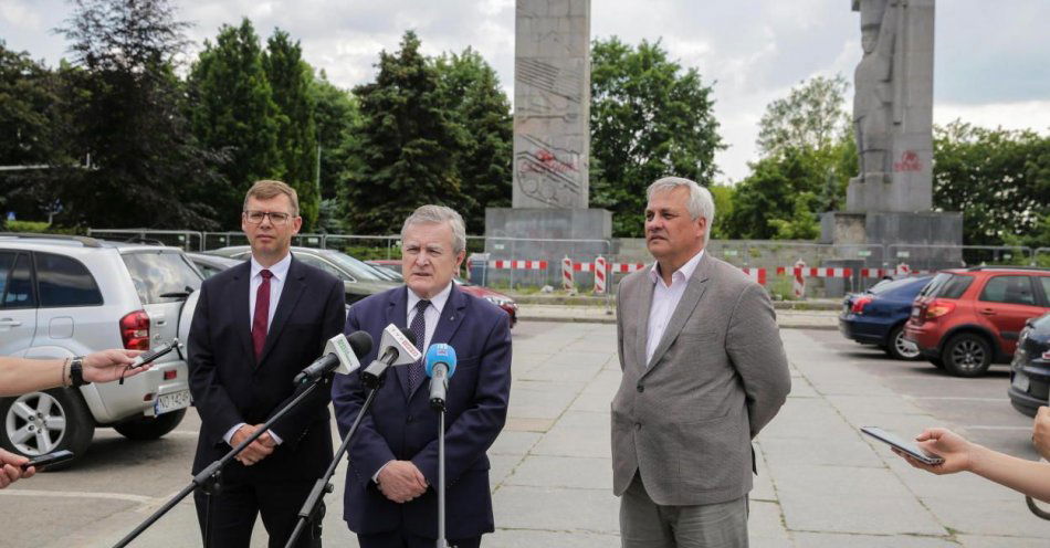 zdjęcie: WSA oddalił skargę gminy Olsztyn na decyzję Ministra Kultury dot. Pomnika Wdzięczności / fot. PAP