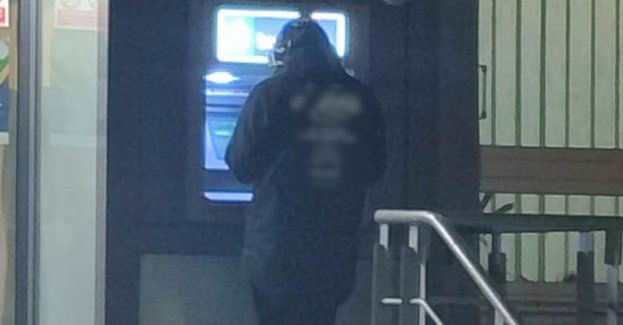 Oszust rozpłakał się, gdy został zatrzymany przez policjantów na gorącym uczynku