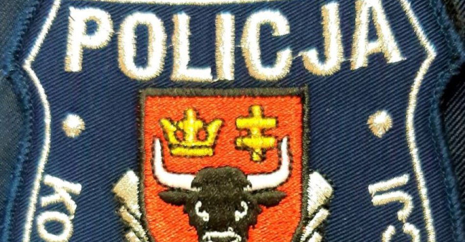 zdjęcie: Płacił za zakupy nie swoją kartą płatniczą i wypłacał gotówkę z bankomatu / fot. KPP Sejny