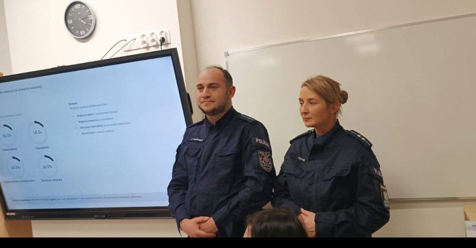 zdjęcie: Policja uczy rodziców o cyberprzemocy i uzależnieniach / fot. KPP w Krakowie
