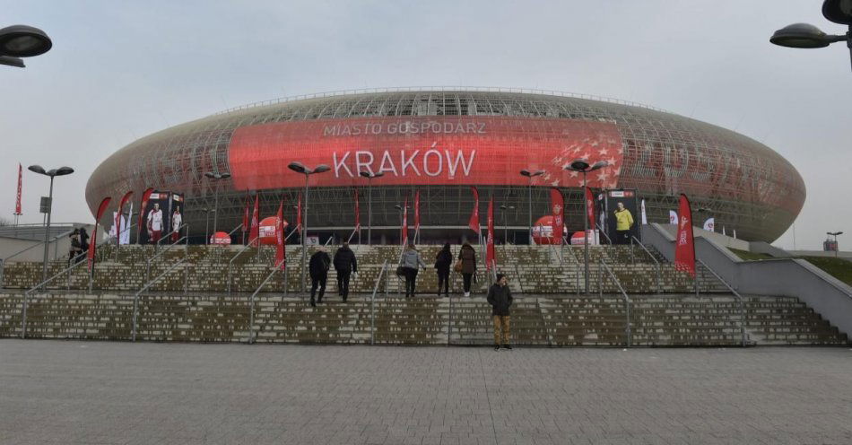 zdjęcie: Miasto rozświetli się na pomarańczowo w ramach kampanii przeciwko przemocy wobec kobiet / fot. PAP