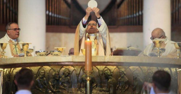 Ingres arcybiskupa Andrzeja Przybylskiego do katowickiej katedry