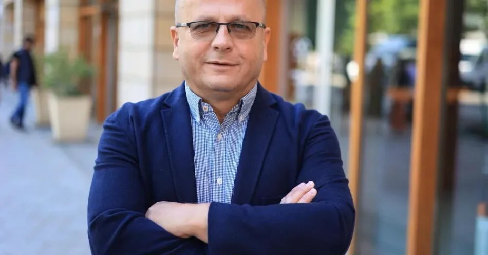 zdjęcie: Gen. Kraszewski: po wybuchu na Lubelszczyźnie Rosjanie dowiedzieli się, że  systemy obrony cywilnej są w Polsce uśpione / Warszawa, 21.05.2024. Były dyrektor Departamentu Zwierzchnictwa nad Siłami Zbrojnymi gen. Jarosław Kraszewski przed siedzibą Polskiej Agencji Prasowej w Warszawie, 21 bm. Jarosław Kraszewski był gościem Studia PAP. (sp/zkoc) PAP/Szymon Pulcyn