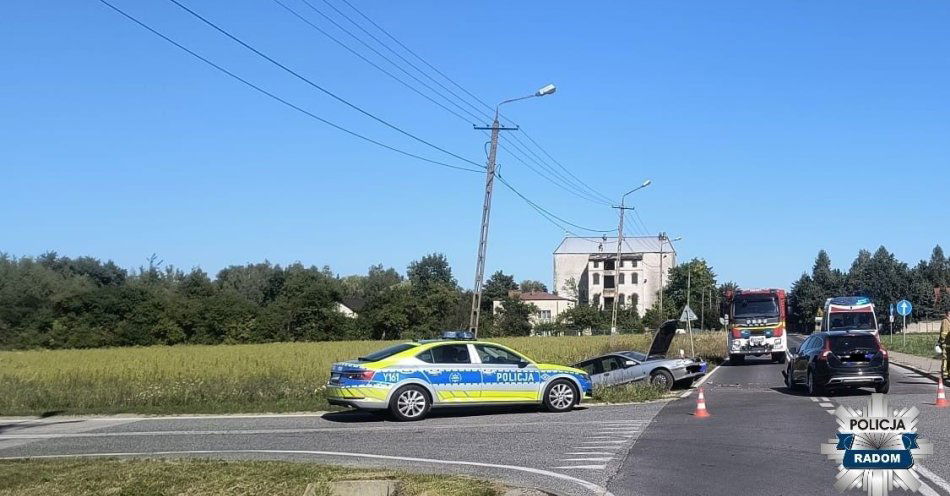 zdjęcie: Wtorek na drogach- kilka osób trafiło do szpitala / fot. KMP w Radomiu