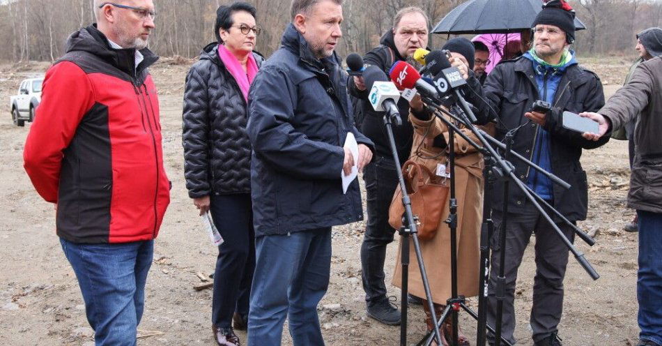 zdjęcie: Są pieniądze na dofinansowanie kolektora w Głuchołazach i zasiłki dla powodzian / fot. PAP