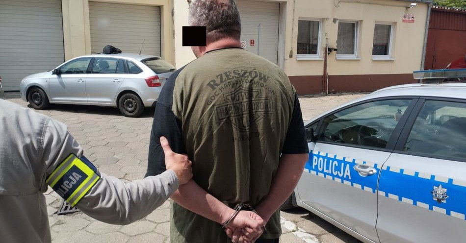 zdjęcie: Policjanci ze Świecia zatrzymali dwóch mężczyzn podejrzewanych o liczne oszustwa rolników / fot. KPP w Świeciu