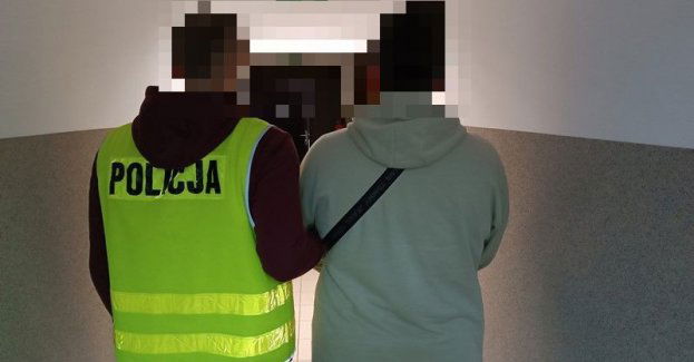 Policjanci zatrzymali mężczyznę, który ukradł swojej znajomej ponad 10 tysięcy złotych
