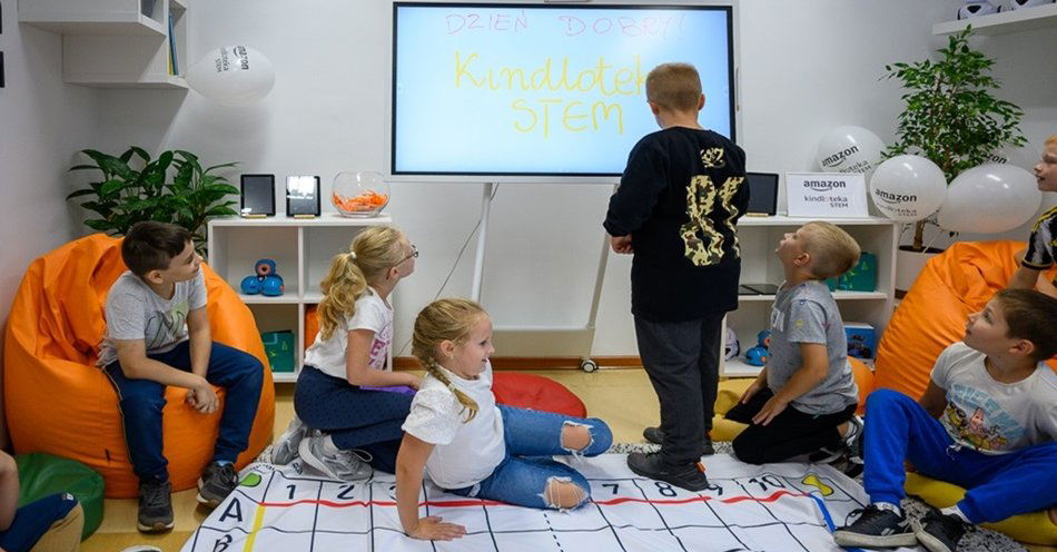 zdjęcie: Innowacyjna przestrzeń edukacyjna - STEM Kindloteka - debiutuje w gliwickim Biblioforum / fot. Amazon
