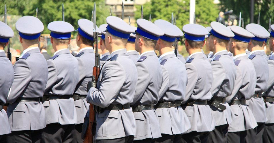 zdjęcie: Po ataku oszusta podającego się za policjanta kobieta straciła prawie 73 tys. zł / pixabay/1976691