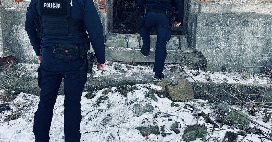 zdjęcie: Policja sprawdza miejsca pobytu osób bezdomnych przed mrozami / fot. KPP w Lubaczowie fot. KPP Lubaczów