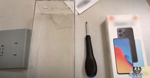 Złodziej zatrzymany na gorącym uczynku kradzieży telefonu komórkowego