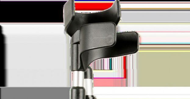 Ukradł kule ortopedyczne starszej pani. Odzyskane przez policjantów wróciły do seniorki