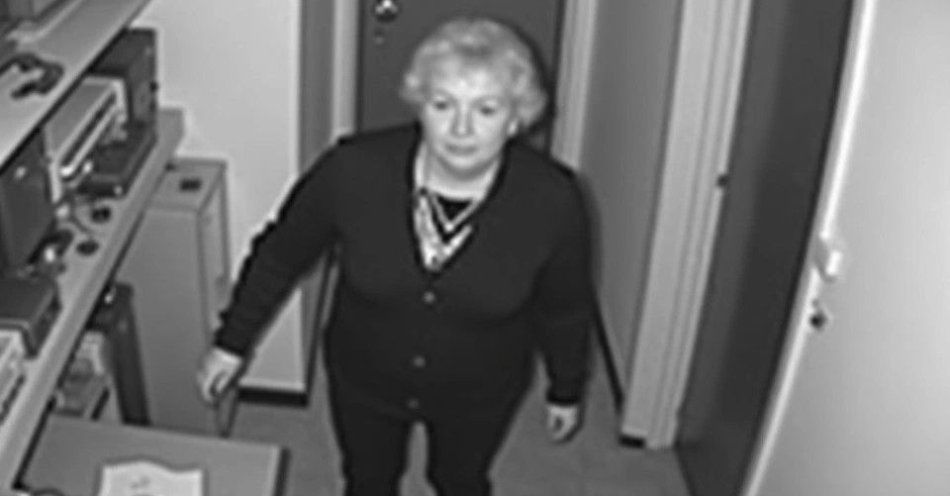 zdjęcie: Podszyła się pod sąsiadkę i wyłudziła 800 zł od seniorki / TM/ przykładowa ilustracja