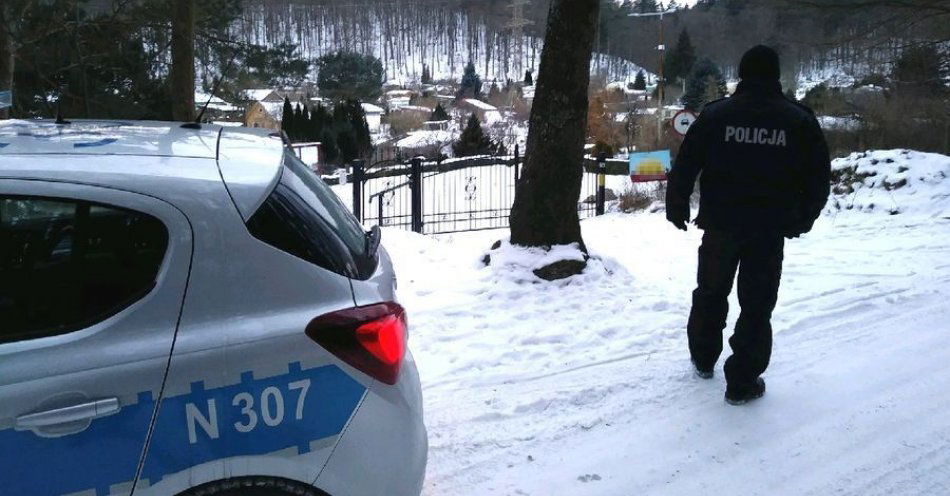 zdjęcie: Niskie temperatury szczególnie niebezpieczne dla bezdomnych / fot. KMP w Sopocie