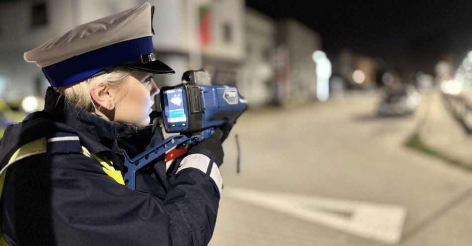 zdjęcie: Wejherowo - Policjanci zatrzymali 28-latkękierującą mercedesem - jechała pijana i bez uprawnień / fot. nadesłane