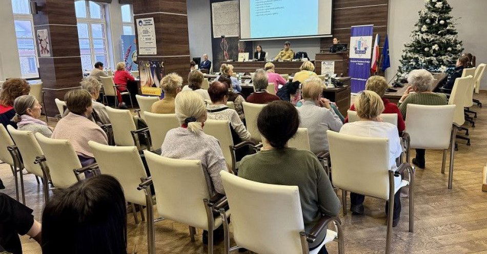 zdjęcie: Bezpieczna zima dla seniorów Debata w Tczewie / fot. KPP w Tczewie