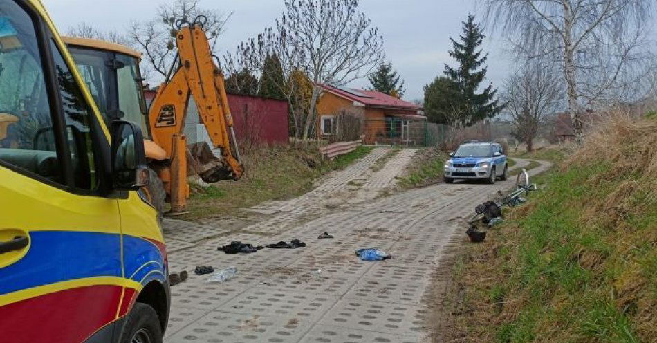 zdjęcie: Wypadek z udziałem rowerzysty i koparki. / fot. KPP w Sztumie