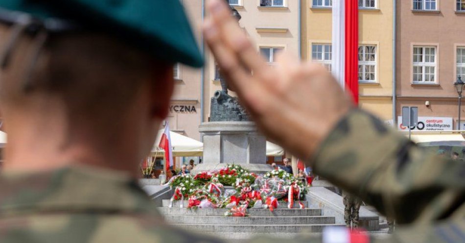 zdjęcie: Uczciliśmy Święto Wojska Polskiego / fot. UM Grudziądz