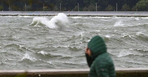 Zagrożenie sztormem we wschodniej części strefy brzegowej