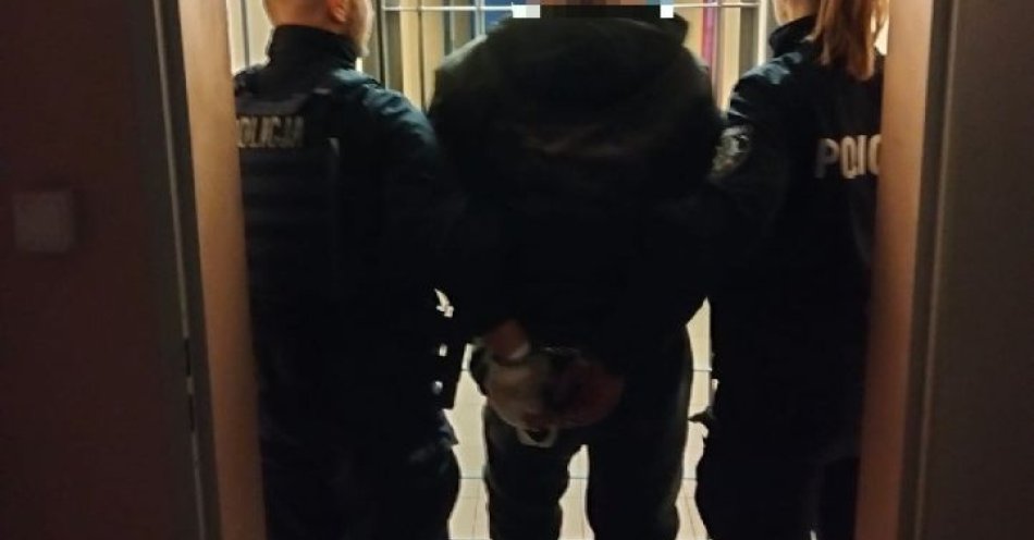 zdjęcie: Włamał się i płacił skradzioną kartą w sklepie / fot. KPP w Kamiennej Górze