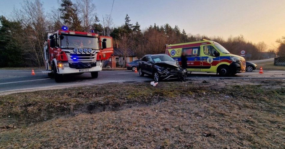 zdjęcie: Nieodpowiedzialny kierowca w ręce policji wpadł po zdarzeniu drogowym / fot. KPP w Bełchatowie