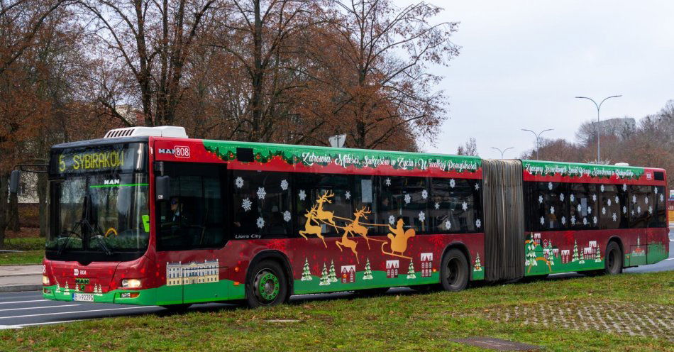 zdjęcie: Świąteczne autobusy / fot. nadesłane