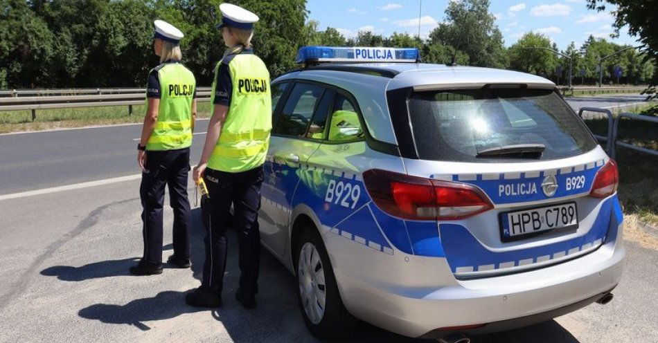 zdjęcie: Policjantki z Lubina zatrzymały poszukiwanego z 4 zakazami sądowymi. Mężczyzna trafił już za więzienne kraty / fot. KPP w Lubienie