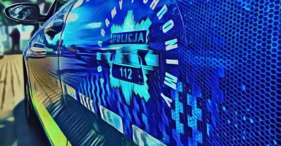 zdjęcie: Dzielnicowy odnalazł mężczyznę i jego wnuki zagubione w lesie / fot. KPP Lubartów