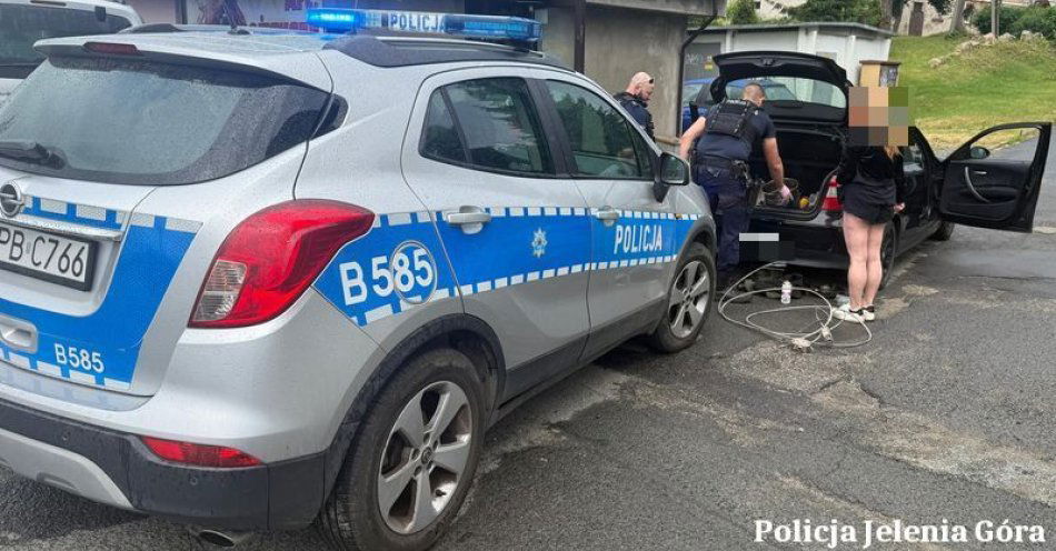 zdjęcie: Poszukiwany z dożywotnim zakazem, po alkoholu wpadł podczas kontroli drogowej / fot. KMP w Jeleniej Górze