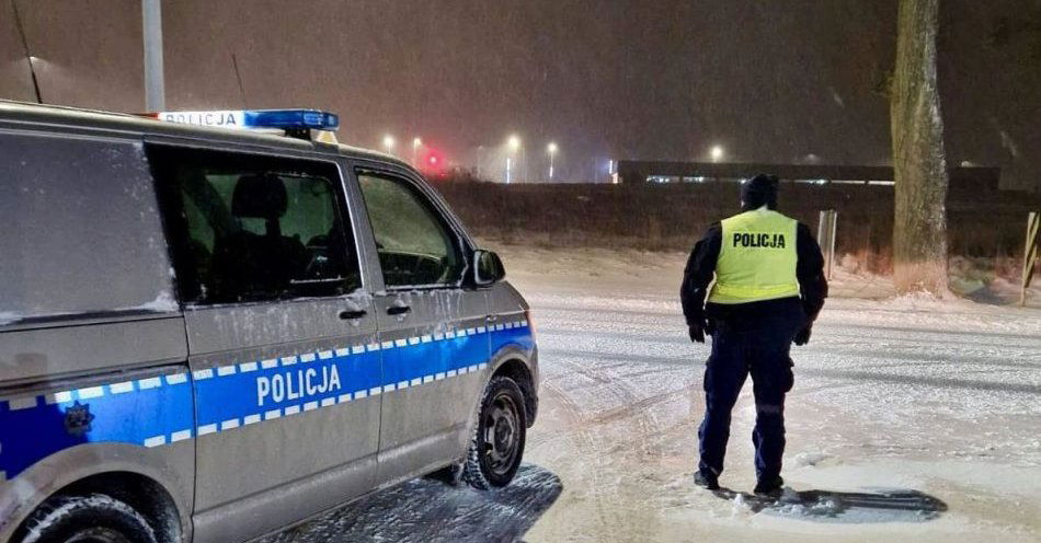 zdjęcie: Ślisko i niebezpiecznie na drogach powiatu puckiego / fot. KPP w Pucku