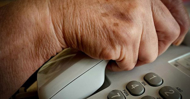 Seniorka oszukana na wypadek straciła 35 tys. i złotą biżuterię