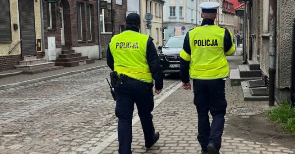 zdjęcie: Patrole piesze na terenie miasta Białogard / fot. KPP w Białogardzie