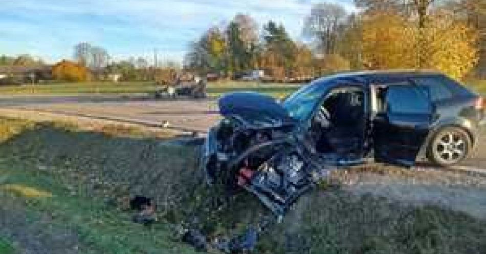 zdjęcie: Wypadek drogowy w Rostkach Piotrowicach / fot. KPP w Ostrowi Mazowieckiej