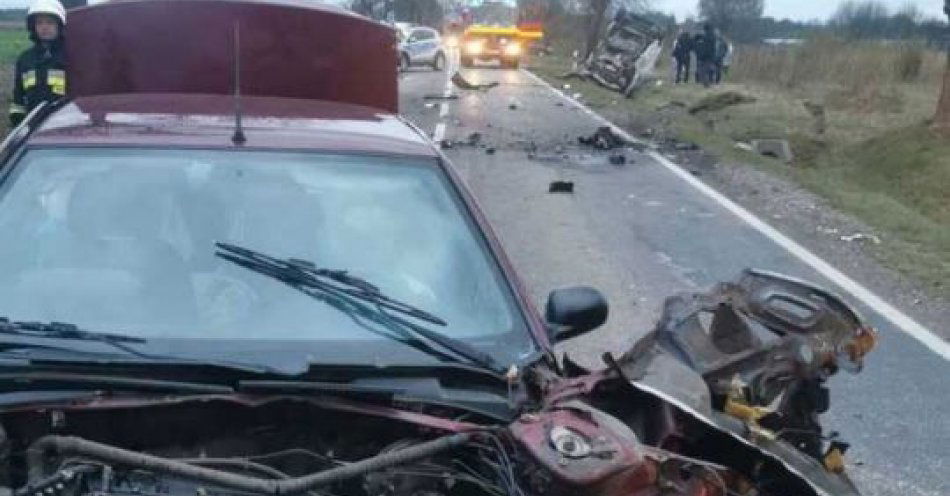 zdjęcie: Wypadek 3 aut w miejscowości Dęba / fot. KMP w Radomiu