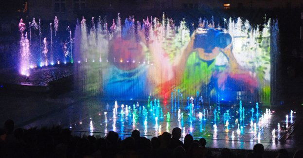 Inauguracja pokazów specjalnych fontanny multimedialnej