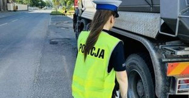 Czas pracy kierowców i stan techniczny pojazdów pod czujnym okiem policjantów drogówki