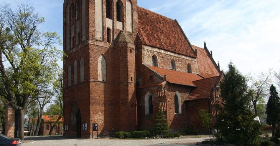 zdjęcie: Pruszcz Gdański — odkrywanie historii na styku wody i handlu / Kościół Podwyższenia Krzyża Świętego w Pruszczu Gdańskim. Fot. tomasz przechlewski / Wikimedia Commons, CC BY 2.0