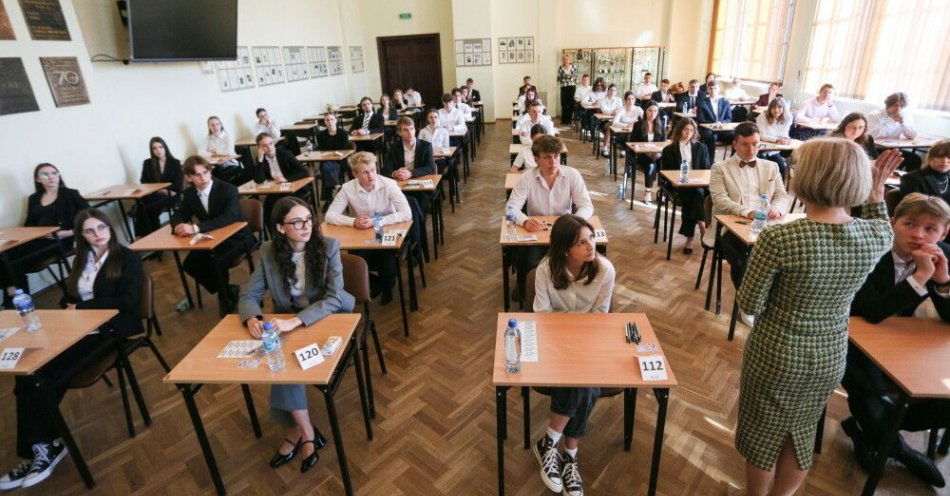 zdjęcie: Maturę zdało 80 proc. wszystkich tegorocznych absolwentów / fot. PAP