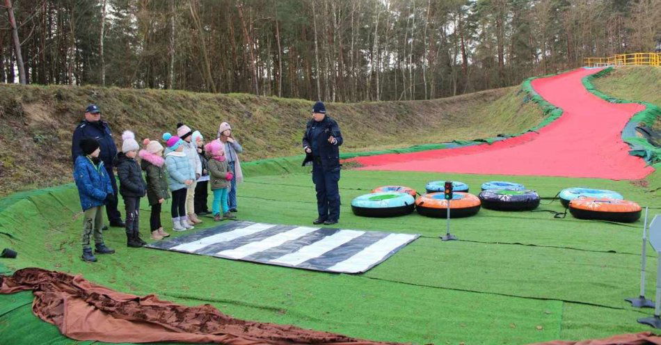 zdjęcie: Opoczyńscy policjanci w ferie nie zwalniają tempa / fot. KPP w Opocznie