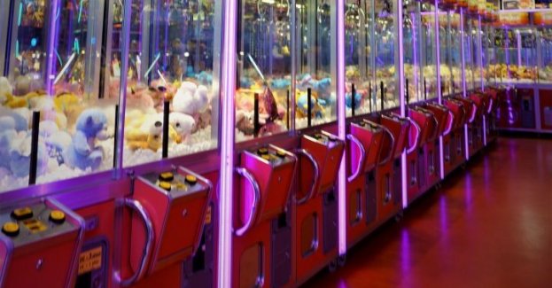 Zarzuty dla mężczyzn, którzy włamywali się do automatów z kulkami